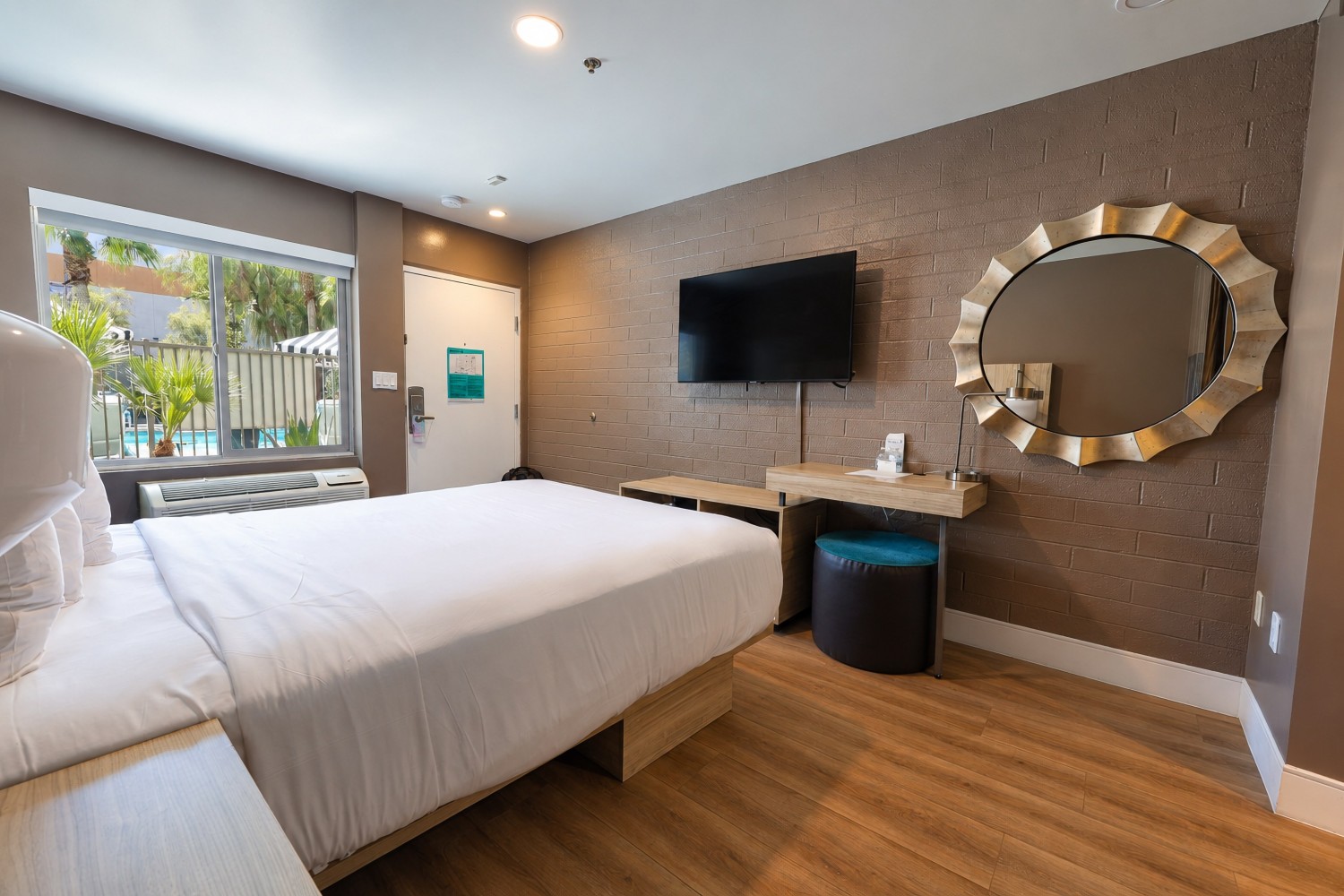 Oasis at Gold Spike — gallery preview 3
