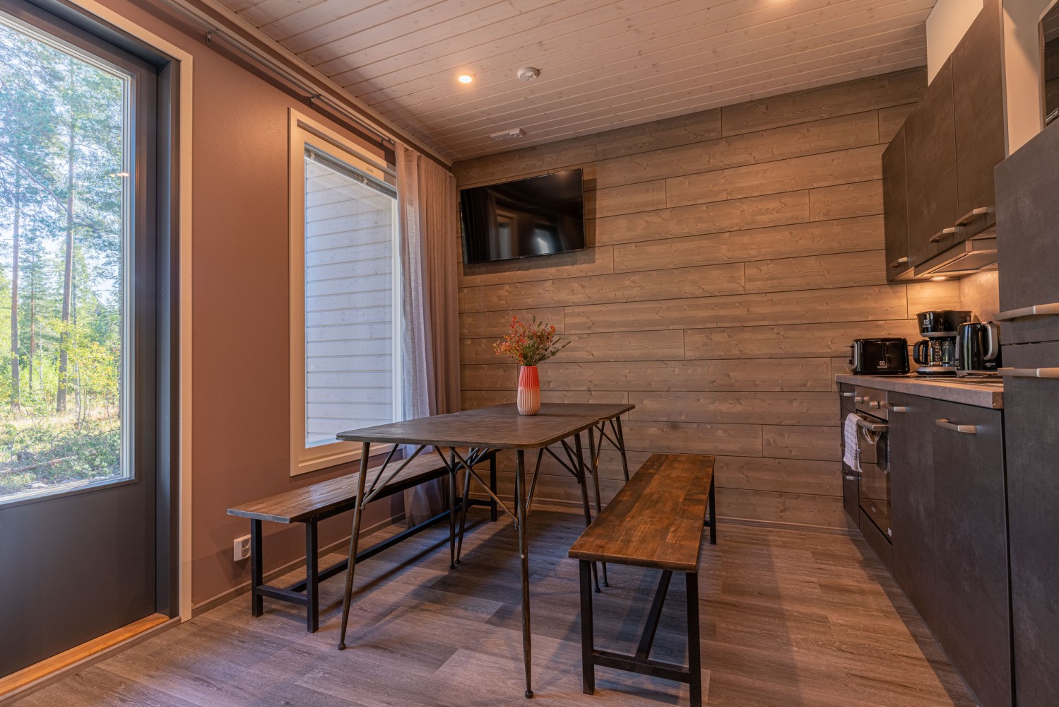 LIGHT 47.5 m² · 4 guests